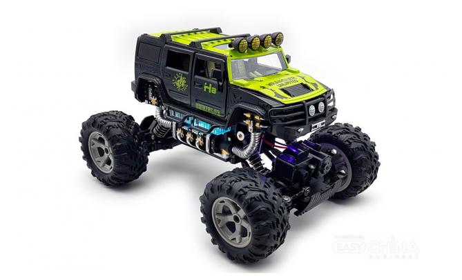 Машинка-вездеход с комплектом колес и гусениц Машинка-вездеход с комплектом колес и гусениц